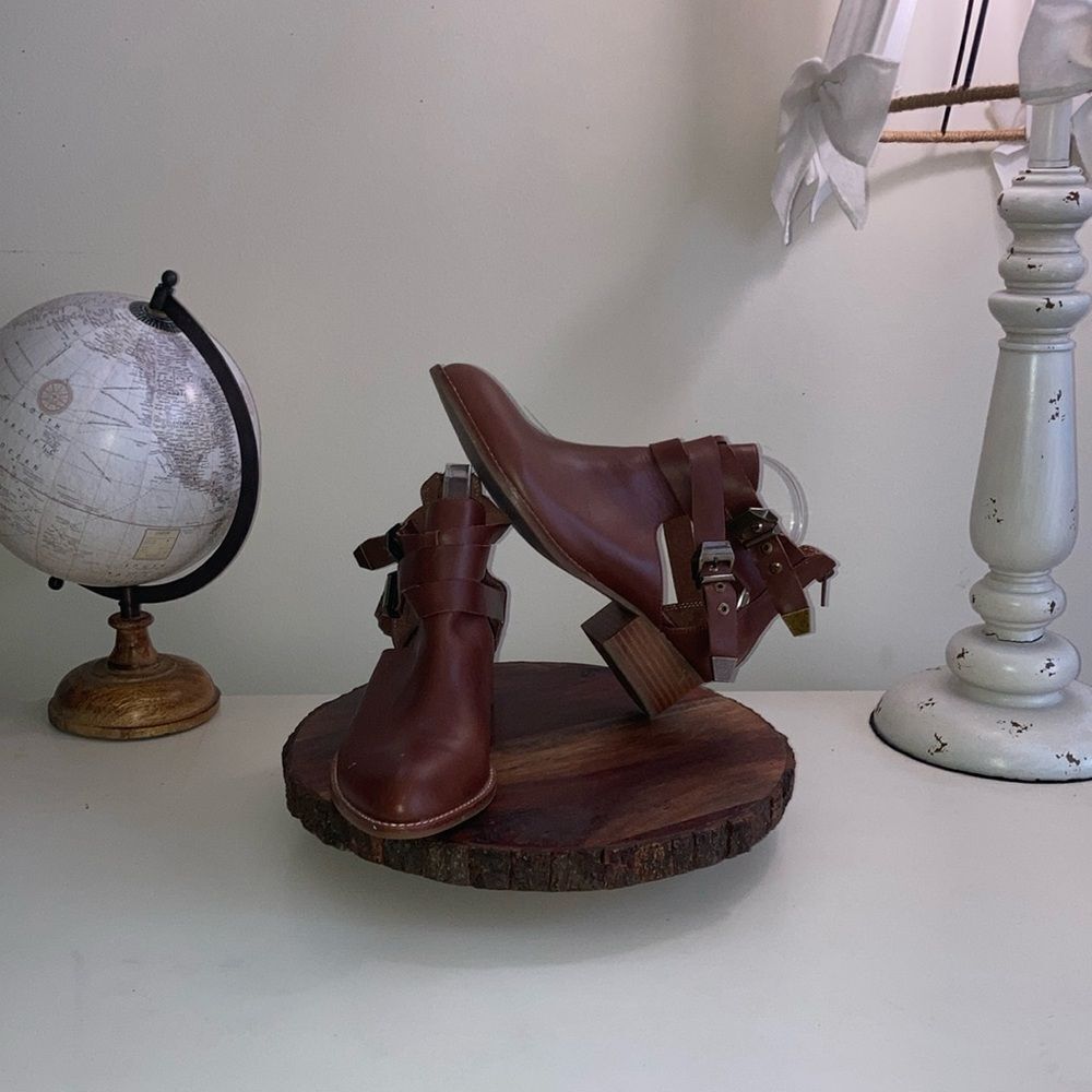 JEFFREY CAMPBELL 9 Handmade Ibiza Last Western Zippered Bootie